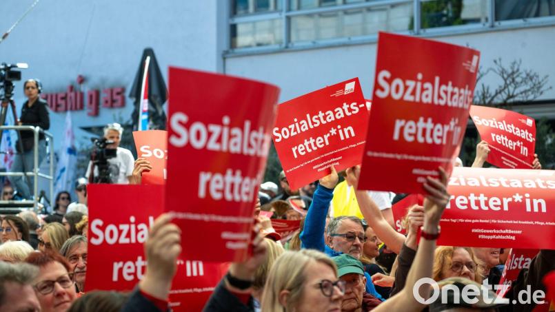 Wie bereits am 1. Mai soll Nürnberg am 26. September wieder Schauplatz für eine DGB-Kundgebung für mehr Arbeitnehmerrechte werden. (Archivbild) Bild: Pia Bayer/dpa