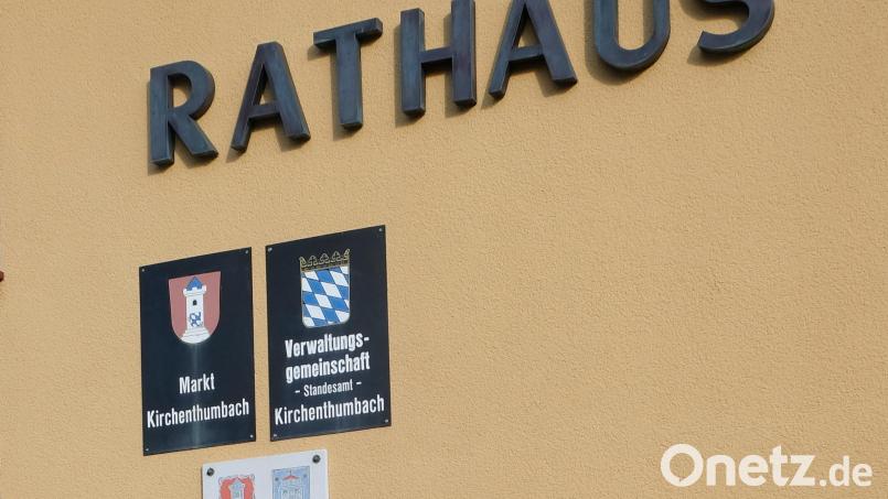 Vier Millionen Euro Neukredite? Viel zu viel sagt die Kommunalaufsicht. In Absprache mit dem Landratsamt reduzierte der Rat die Kreditaufnahme und erhöhte zum Ausgleich hoffnungsvoll die Ansätze auf der Einnahmenseite des Vermögenshaushaltes. Bild: Robert Dotzauer