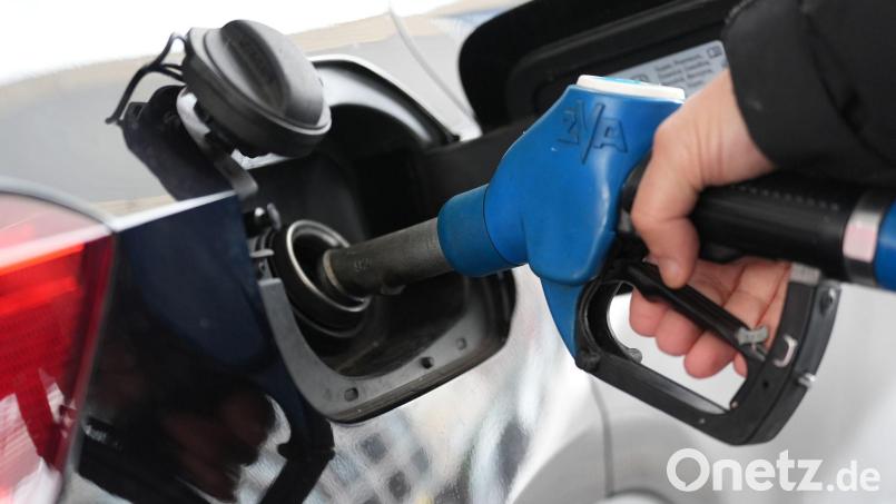 Bund und Länder stellen für den neuen Tankrabatt rund 2,5 Milliarden Euro bereit. (Symbolbild) Bild: Marcus Brandt/dpa
