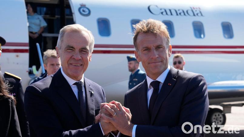 Carney und Macron wollen die Zusammenarbeit ihrer Länder intensivieren. Bild: Adrian Wyld/The Canadian Press/AP/dpa