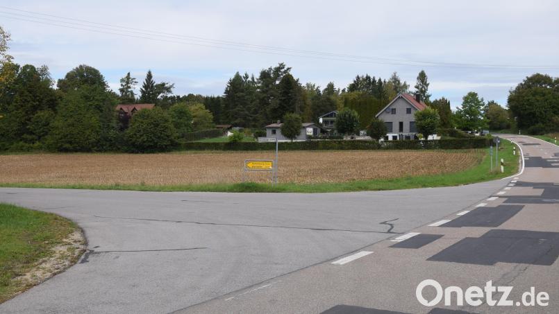 In Mendorferbuch sollen im Bereich "Köstläcker" neue Bauplätze entstehen. Die Fortschreibung des Flächennutzungsplanes für diesen Bereich wurde einstimmig beschlossen. Bild: Paul Böhm