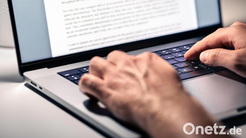 Der Lebenslauf muss nicht auffallen um jeden Preis. Ehrlichkeit, Klarheit und Ordnung zählen ebenfalls stark. Bild: terovesalainen_AdobeStock_706474685