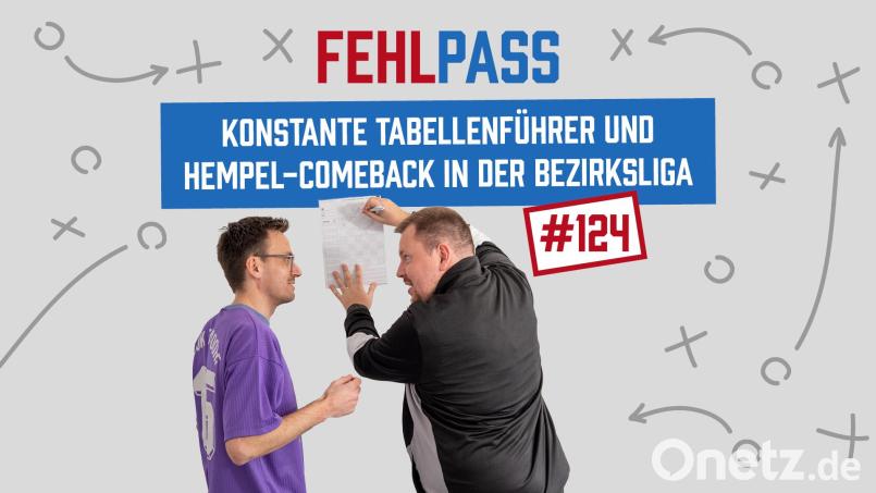 So geht das! Schecki (rechts) erklärt die Amateurfußballwelt. Bild: Franka Eichl