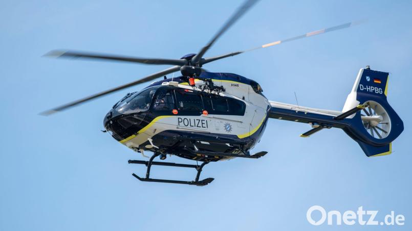 Per Hubschrauber wurde der tote 22-Jährige geborgen. (Symbolbild) Bild: Stefan Puchner/dpa