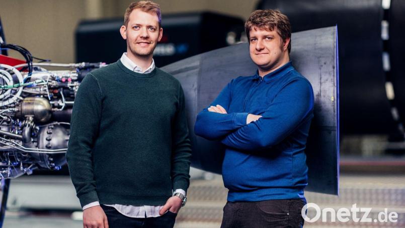 Isar Aerospace-Mitgründer Josef Fleischmann (r.) legt seine Aufgabe als Technikchef nieder. Daniel Metzler (l.) bleibt Unternehmenschef. (Handout) Bild: -/Isar Aerospace/dpa