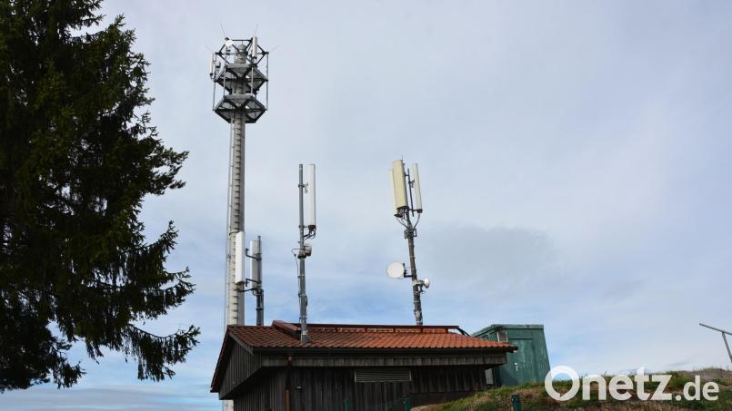 Als ein möglicher Standort für einen neuen Telekom-Mobilfunkmasten ist der Hochbehälter Lehenbühl im Gespräch, um die Verbindungen in der Marktgemeinde zu verbessern. Insgesamt hat der Marktrat acht Vorschläge als mögliche Standorte eingereicht. Bild: Josef Rosner