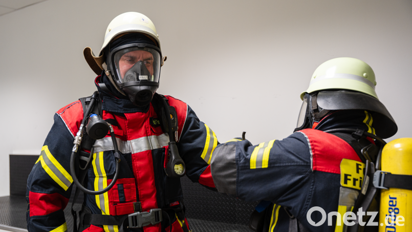 Die Atemschutzgeräteträger der Feuerwehr Friedersreuth üben im Atemschutzzentrum in Neuhaus für den Ernstfall. Bild: Noah Wegmüller-Kocher
