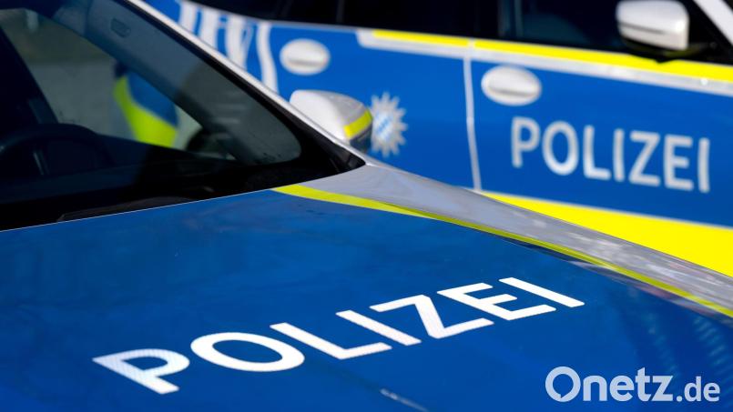Die Polizei fahndet nach zwei jungen Männern. (Symbolbild) Bild: Sven Hoppe/dpa
