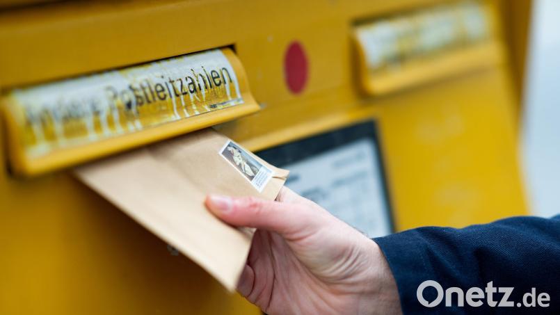 Die Dienststelle des Oberbürgermeisters braucht heuer 37.700 Euro mehr, um den Postversand aufrecht erhalten zu können. Symbolbild: Monika Skolimowska/ZB/dpa