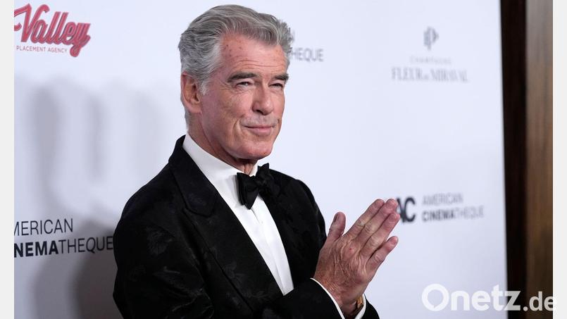 Sein Look in der Serie „Remington Steele“ und in den James-Bond-Filmen prägte Pierce Brosnans Karriere. (Archivbild) Bild: Chris Pizzello/Invision via AP/dpa