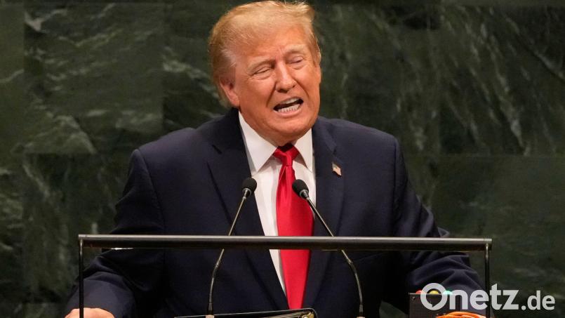 Superintelligenz statt Künstliche Intelligenz: Donald Trump will einen neuen Namen für die Technologie. Bild: Seth Wenig/AP/dpa