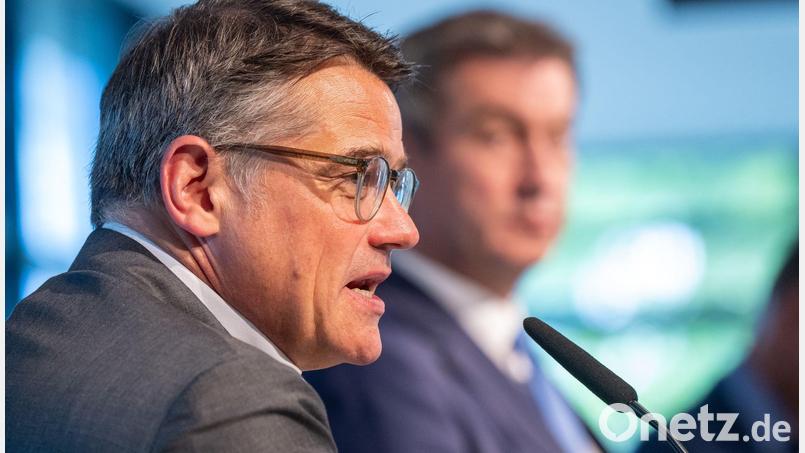 Wie sein bayerischer Kollege Söder fordert auch der hessische Ministerpräsident Rhein Konsequenzen aus dem Linken-Sieg in Berlin. (Archivbild) Bild: Peter Kneffel/dpa