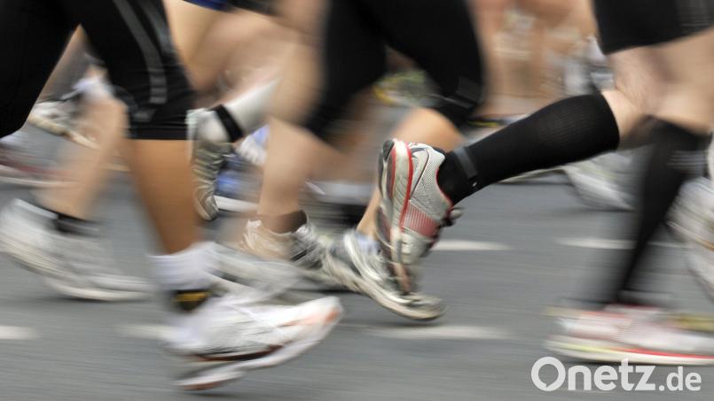 Am 23. September findet der House Run Weiden statt. Verkehrsteilnehmer müssen mit kurzzeitigen Einschränkungen rechnen. Symbolbild: Boris Roessler, dpa