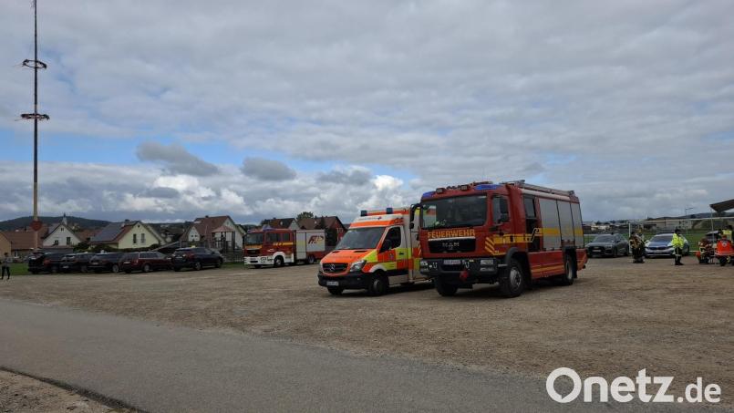 Der seit Montag vermisste 77-Jährige aus Nabburg ist leblos aufgefunden worden. Polizei und Feuerwehr suchten bei Diendorf nach dem vermissten Mann. Auch das BRK war vor Ort. Bild: Eva Kreuzer
