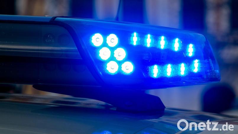 Die Polizei durchsucht Wohnung und Kellerräume der 42-Jährigen. (Symbolbild) Bild: Klaus-Dietmar Gabbert/dpa-Zentralbild/dpa