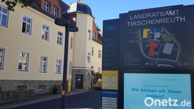 Im Landratsamt Tirschenreuth gibt es seit Ende Juli den "Unternehmens-Kümmerer", eine Plattform als zentrale Anlaufstelle für Betriebe. Es ist ein niedrigschwelliges Angebot für Unternehmen aller Branchen und Gründer, die Anliegen rund um wirtschaftliche Themen haben. Archivbild: Wolfgang Benkhardt