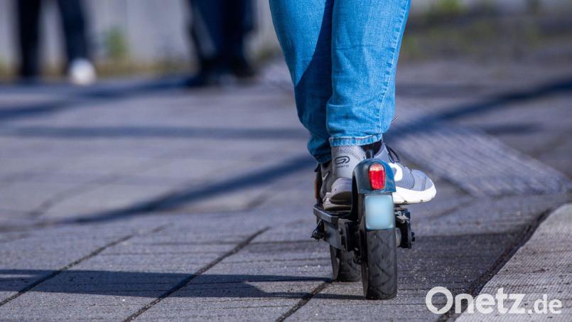 Gegen den Jugendlichen wird nun wegen verschiedener Tatvorwürfe ermittelt. (Symbolbild) Bild: Jens Büttner/dpa