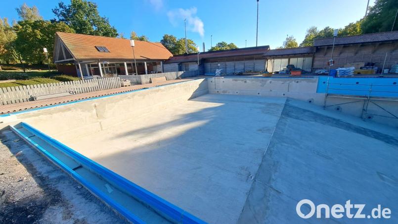 Das Erbendorfer Freibad wird derzeit saniert. Bild: Maximilian Schultes