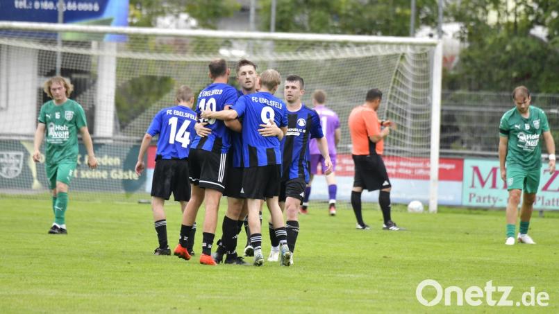Für den FC Edelsfeld geht es in der Kreisliga Süd am Samstag zum Tabellenführer TuS Rosenberg – Trainer Markus Dehling rechnet seiner Mannschaft im Aicher-Stadion eher geringe Chancen aus. Archivbild: Hubert Ziegler