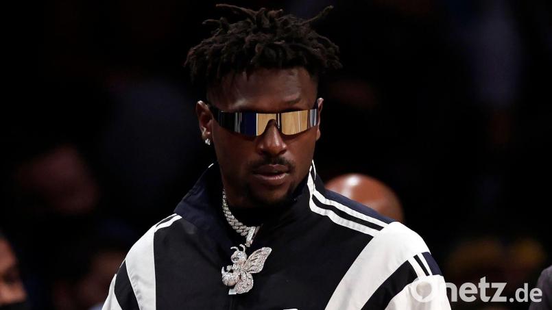 Antonio Brown hat sich auf einen Vergleich geeinigt und entgeht einer Gefängnisstrafe. (Archiv) Bild: Adam Hunger/FR110666 AP/dpa