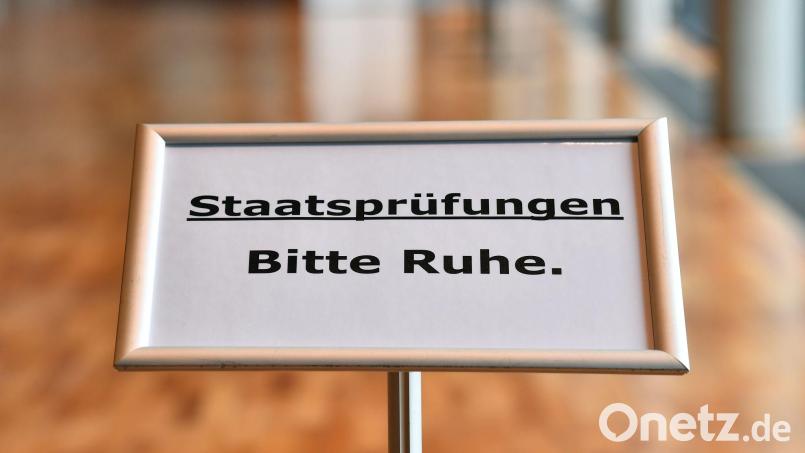 Die CSU ist offen für einen integrierten Jura-Bachelor. (Symbolbild) Bild: Martin Schutt/dpa-Zentralbild/dpa