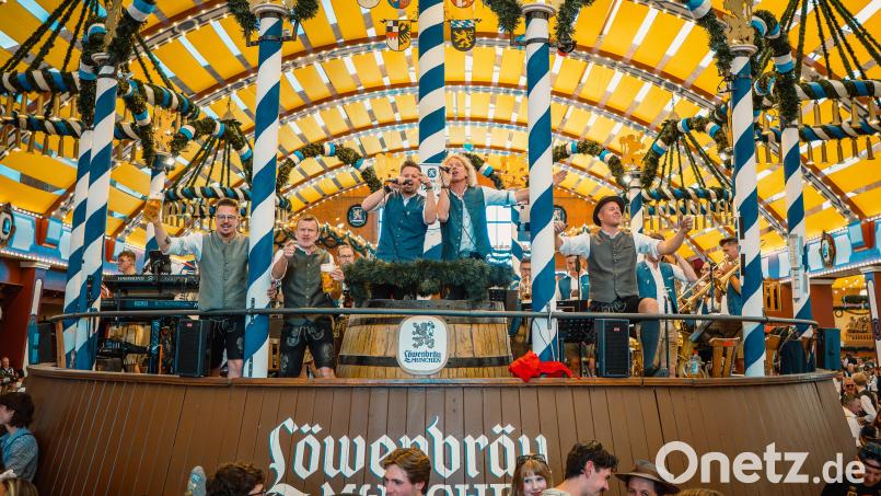 Ihren Wiesn-Hit "Bierzelt Legende" haben die Troglauer in verschiedenen Zelten gespielt. Bild: Nico Scholl