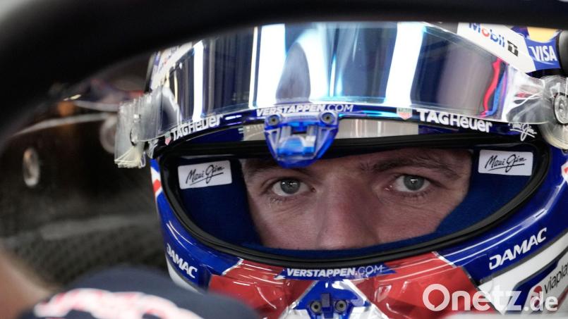 Max Verstappen ärgert sich - und legt dann eine starke Runde in Baku hin. Bild: Darko Bandic/AP/dpa