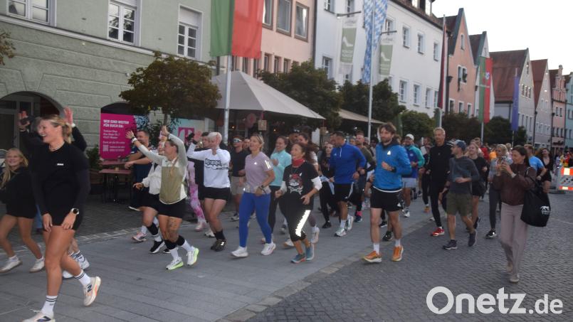 Am Mittwochabend fand zum allerersten Mal der "House Run" in der Weidener Innenstadt statt. Bild: Ernst Frischholz