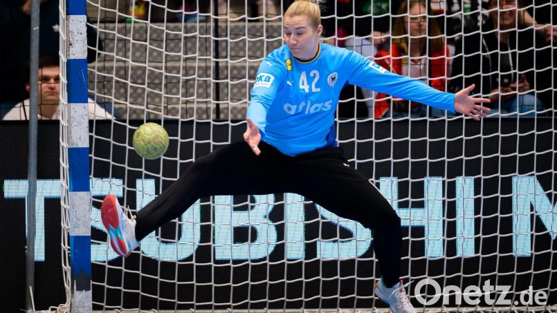 Torfrau Katharina Filter war ein starker Rückhalt der DHB-Auswahl. (Archivbild) Bild: Marco Wolf/dpa