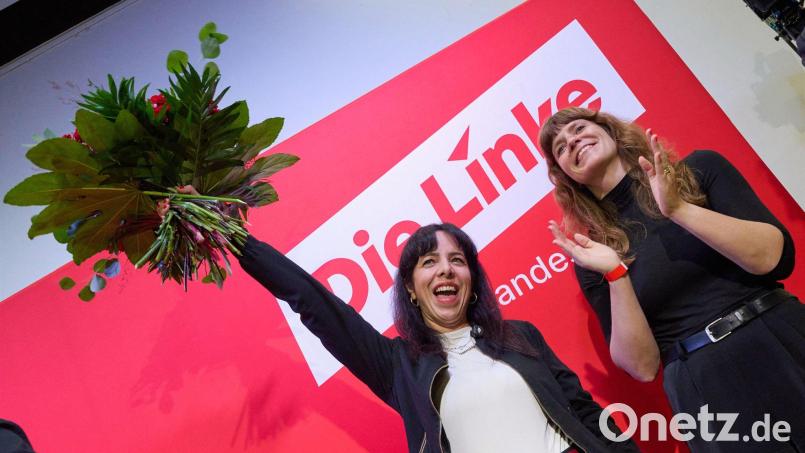 Linke-Fraktionschefin Elif Eralp (li.) will Regierende Bürgermeisterin in Berlin werden. Bild: Sebastian Gollnow/dpa