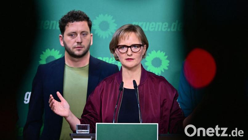 Wollen im Dezember für eine weitere Amtszeit kandidieren: Felix Banaszak und Franziska Brantner (Archivbild) Bild: Sebastian Gollnow/dpa
