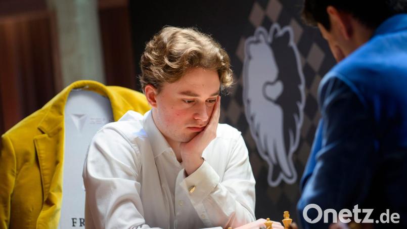 Vincent Keymer und seinen Teamkollegen gelingt ein großer Erfolg. (Archivbild) Bild: Gregor Fischer/dpa