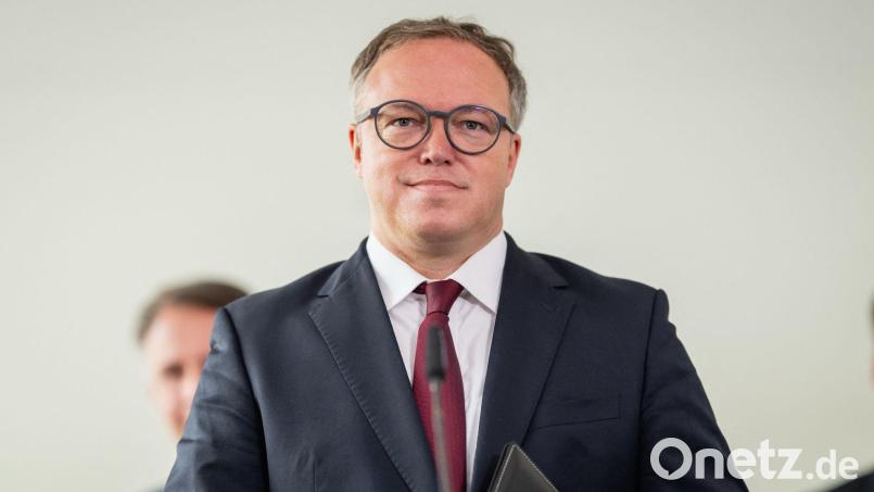 Thüringens Ministerpräsident Mario Voigt (CDU) dringt auf eine programmatische Neuaufstellung seiner Partei nach drei Wahlniederlagen bei Landtagswahlen. (Archivbild) Bild: Jacob Schröter/dpa