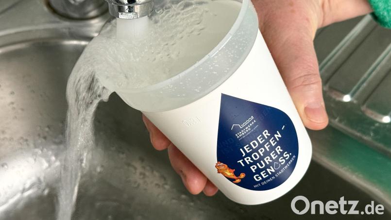 Fast doppelt so teuer wie noch vergangenes Jahr ist das Wasser in Amberg inzwischen. Symbolbild: Petra Hartl