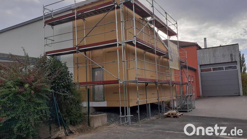 Der Anbau am Kindergarten steht. Damit es weitergehen kann, gab es für das Gewerk "Trockenbau" ein Nachtragsangebot der Firma Riedl Holzbau. Bild: Tanja Pflaum