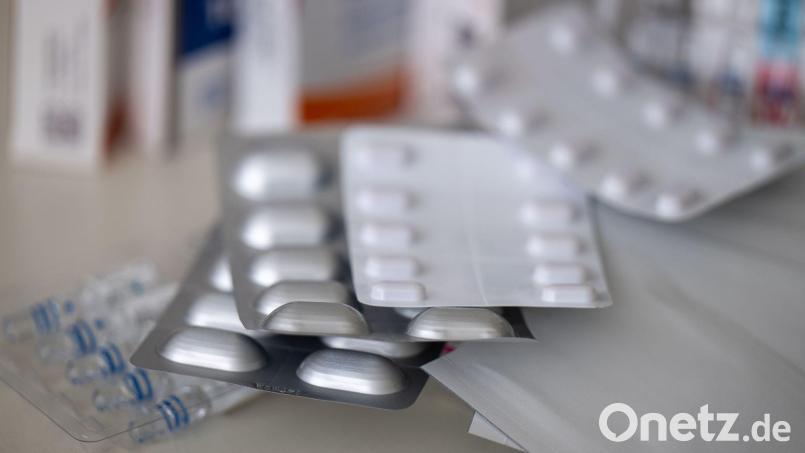 Die Grenzpolizei fand bei dem jungen Mann mehr als 1.000 Tabletten Oxycodon. Symbolbild: Monika Skolimowska/dpa
