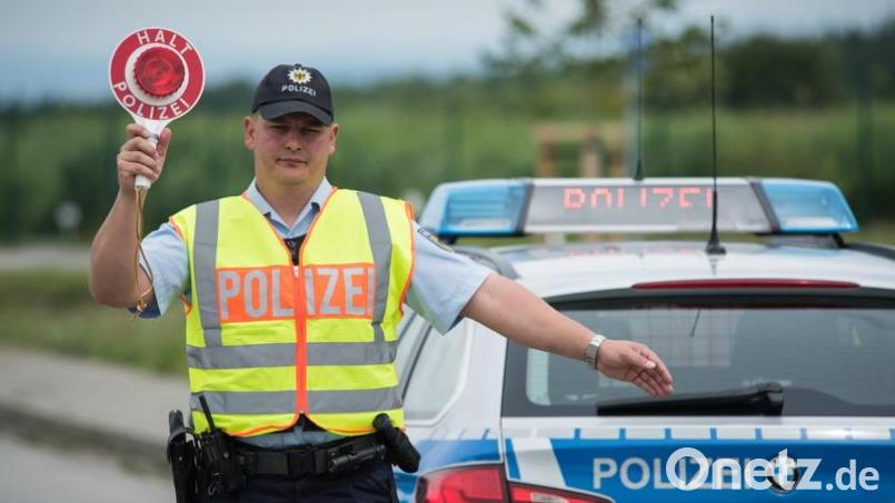 Die Bundespolizei verweigert einem Mann die Einreise und stellt bei einem weiteren Mann Potenzmittel sicher. Beide Vorfälle ereignen sich am Wochenende in Furth im Wald. Symbolbild: Bundespolizei