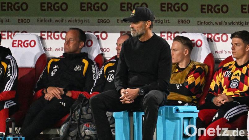 Erster Dämpfer: Bundestrainer Jürgen Klopp während des Spiels gegen Griechenland in Augsburg.nd. Bild: Sven Hoppe/dpa