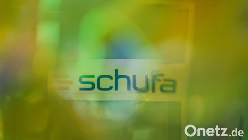 Die Schufa berechnet anhand gewaltiger Datenmengen, für wie kreditwürdig sie Verbraucher hält. Anlässlich ihres 100-jährigen Bestehens hat die Auskunftei einen tieferen Blick in ihre Geschichte zur Zeit des Nationalsozialismus (1933-1945) geworfen. (Symbolbild) Bild: Andreas Arnold/dpa/dpa-tmn