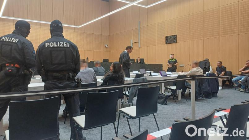 Am dritten Verhandlungstag im Prozess gegen vier Gefängnis- und Klinikdealer machten alle Zeugen von ihrem Zeugnisverweigerungsrecht Gebrauch. Bild: Theresa Bruischütz