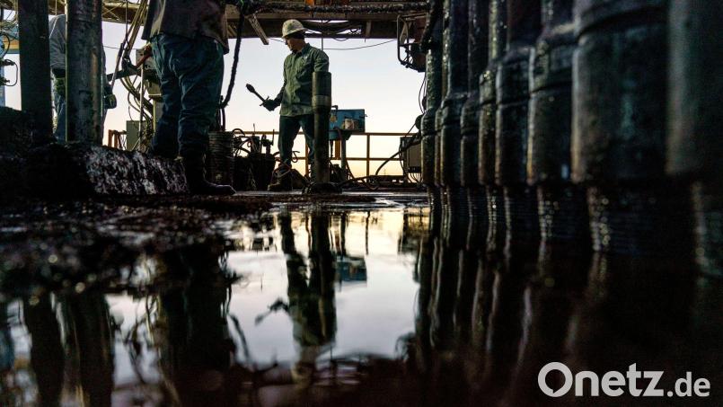 Methan entsteht auch in der Öl- und Gasindustrie. (Archivbild) Bild: David Goldman/AP/dpa
