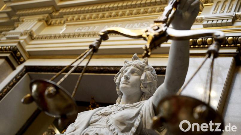 Das Gerechtigkeitsempfinden in der Bevölkerung ist laut einer Studie gering. (Archivbild) Bild: Christian Charisius/dpa/dpa-tmn