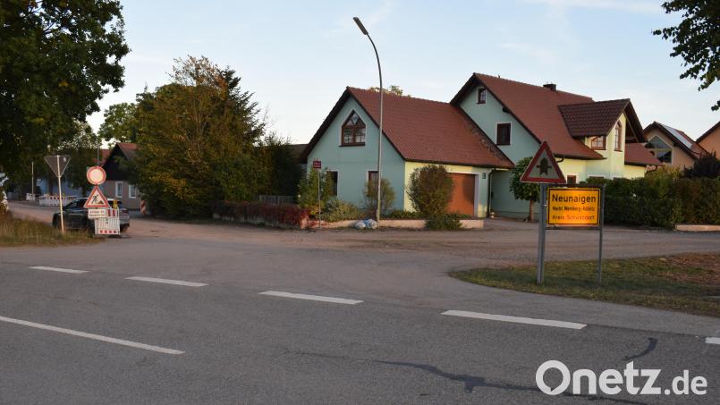Die Anbindung der Bürgermeister-Weiderer-Straße an die St.-Vitus-Straße und die Weiterführung in die Staatsstraße 2399 ist für große landwirtschaftliche Fahrzeuge zu eng. Verschiedene Lösungsansätze sind im Gespräch. Bild: Richard Braun