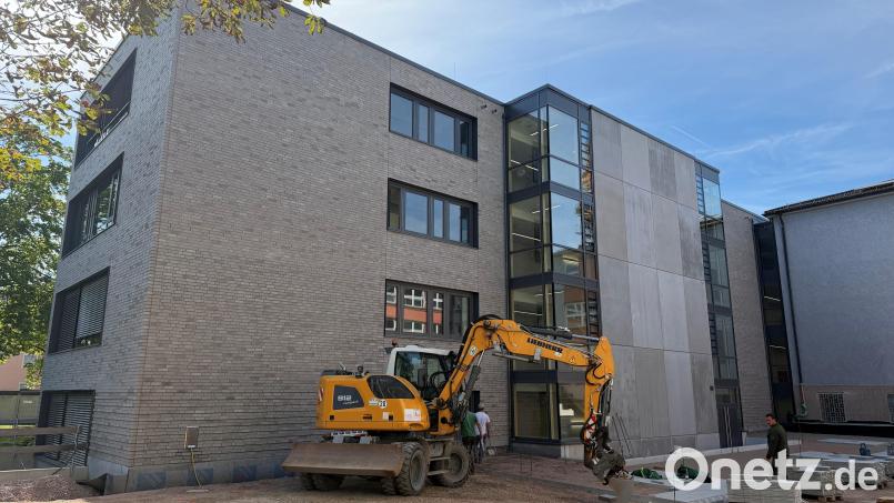 Ein zentraler Bauabschnitt ist geschafft: Der Neubau der Pestalozzi-Mittelschule ist bezogen. Bild: Stefanie Tretter