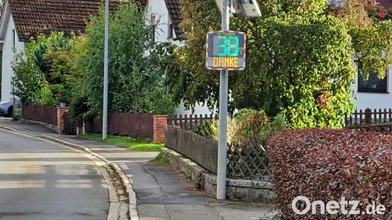 Mit zwei festinstallierten Messgeräten und zwei mobilen Geräten wurden Geschwindigkeitsmessungen im Stadtgebiet und auch in den Ortsteilen durchgeführt. Bild: Elfriede Weiß