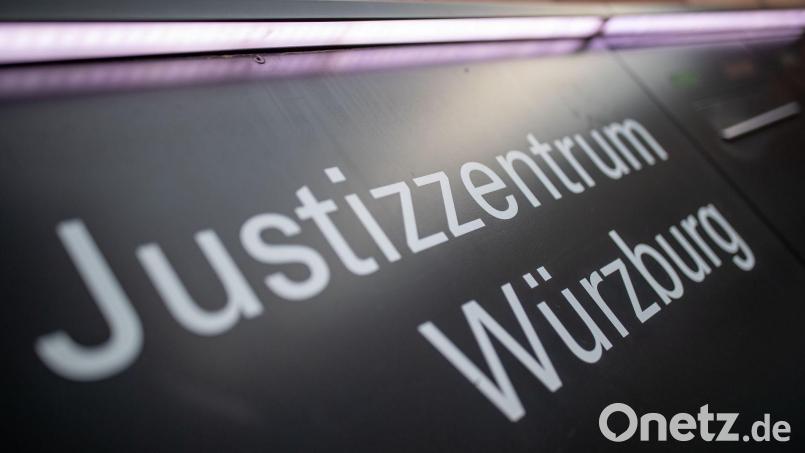 Der Prozess um eine tödliche Messerattacke vor einer Disco in Würzburg wird neu aufgerollt. (Archivbild) Bild: Daniel Karmann/dpa