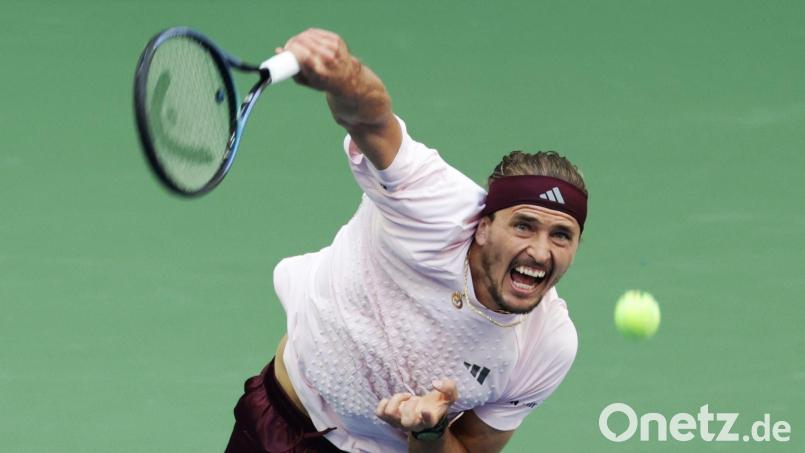 Alexander Zverev steht beim Turnier in Peking im Achtelfinale. (Archivbild) Bild: Adam Hunger/AP/dpa