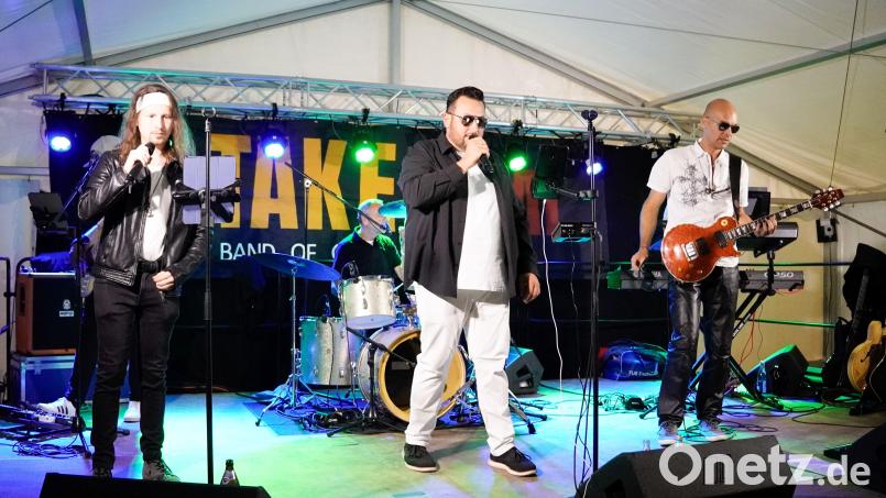 Die Grammer-Band Take a Seat sorgt mit ihrem Live-Konzert für einen rockigen Abschluss Bild: Alexander Wirz/Grammer AG