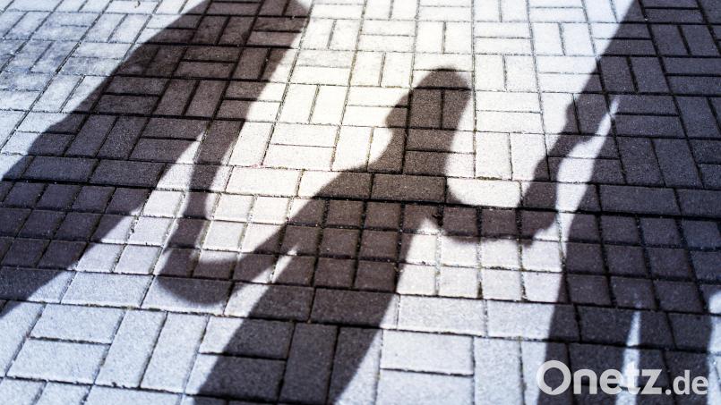 Die psychische Gesundheit von Kindern und Jugendlichen steht im Fokus einiger der Veranstaltungen im Rahmen der Wochen der seelischen Gesundheit in Weiden und Tirschenreuth. Angesprochen sind deshalb neben Senioren, pflegenden Angehörigen und Menschen mit Behinderung vor allem Eltern. Symbolbild: eccenpic - stock.adobe.com