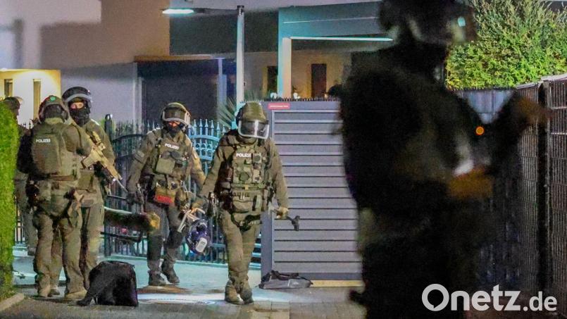Ermittler ziehen Bilanz der Groß-Razzia gegen Finanzkriminalität Bild: Christoph Reichwein/dpa